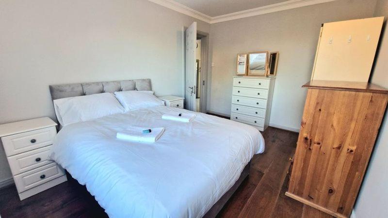 4 Bedroom Townhouse Galway Eksteriør billede